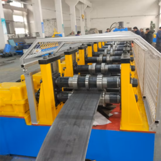 Maison préfabriquée Bande hydraulique 300 MPa Poutre de charpente en acier de faible épaisseur Australie Lgs Machine Profilé Oméga Rouleau d'acier formant le prix de la machine